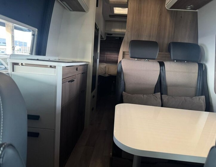 Mercedes-Benz Sprinter 27