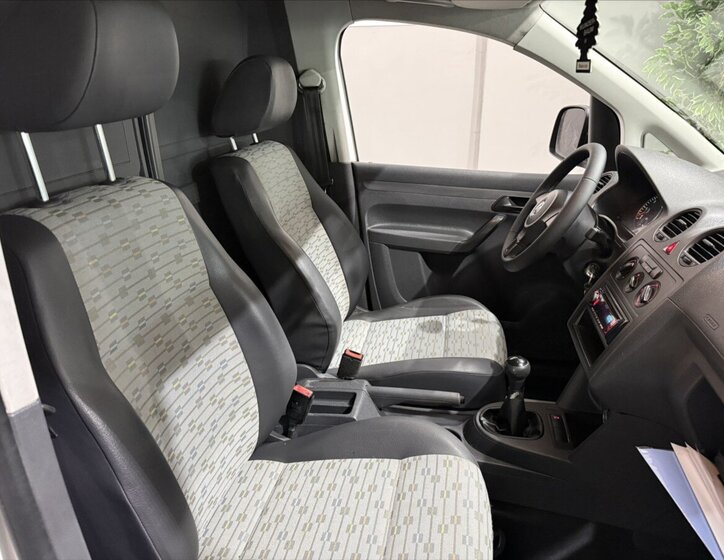 Volkswagen Caddy Skříň 1,6 l 75 kw