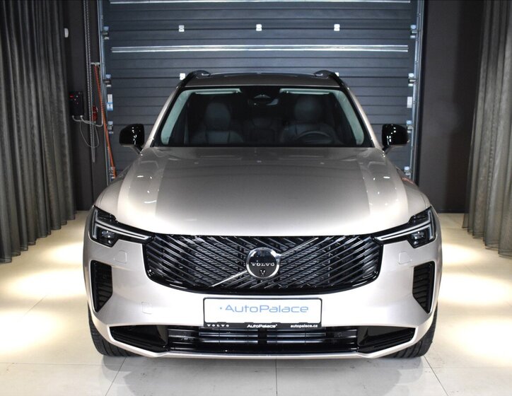 Volvo XC90 SUV 2,0 l 335 kw