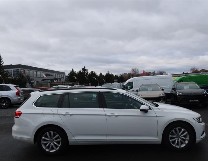 Volkswagen Passat Kombi 2,0 l 110 kw