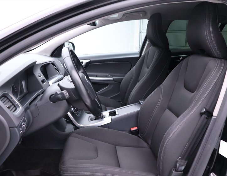 Volvo V60 Kombi 2,0 l 110 kw