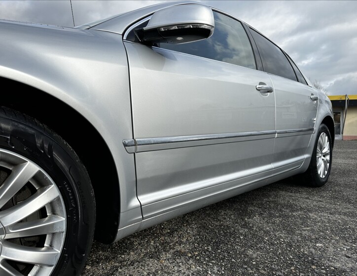 Volkswagen Phaeton 9