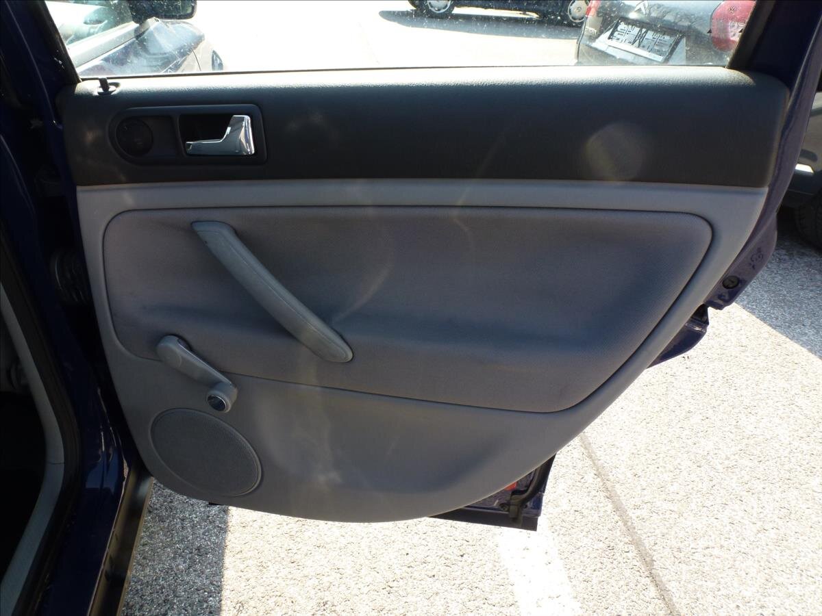 Volkswagen Passat Kombi 1,6 l 74 kw