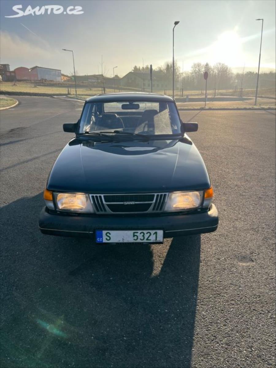 Saab 900