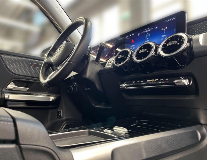 Mercedes-Benz GLB 16