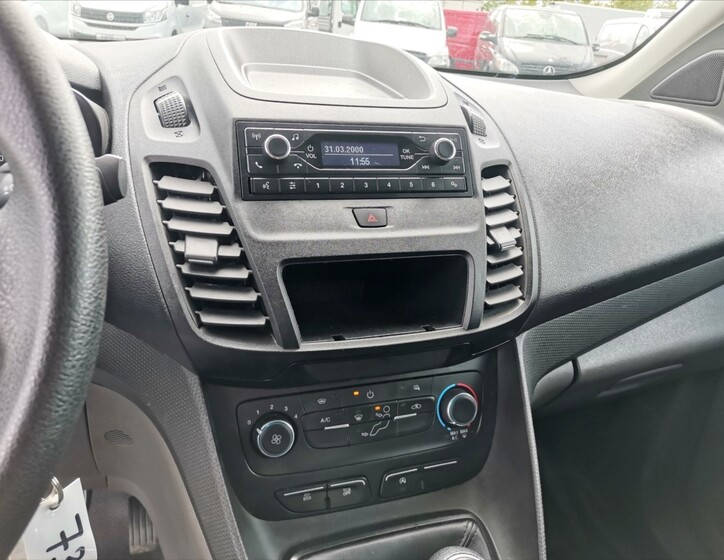 Ford Transit Connect 9