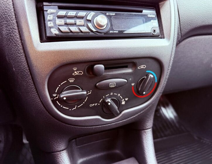 Peugeot 206 Hatchback 1,4 l 55 kw