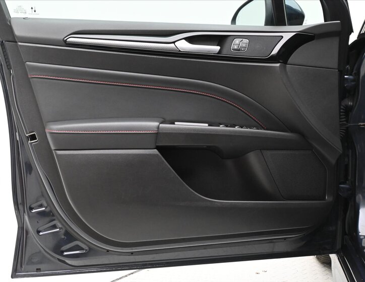 Ford Mondeo Sedan 2,0 l 140 kw