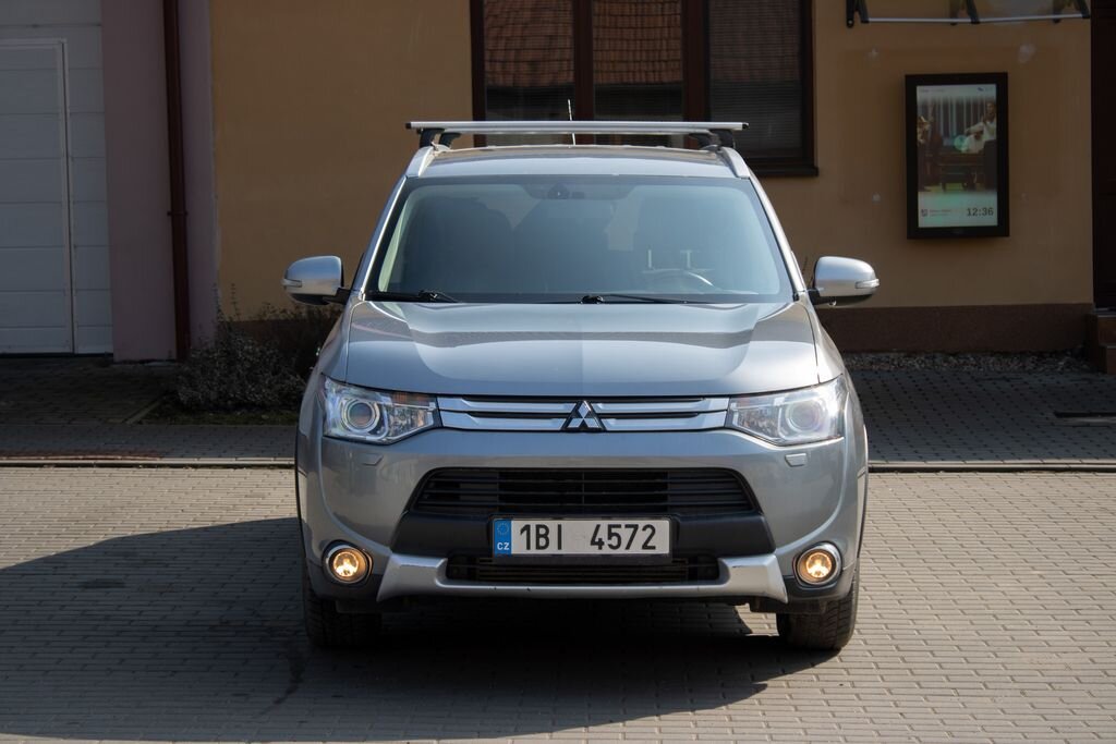 Mitsubishi Outlander SUV / Terénní 2,3 l 110 kw