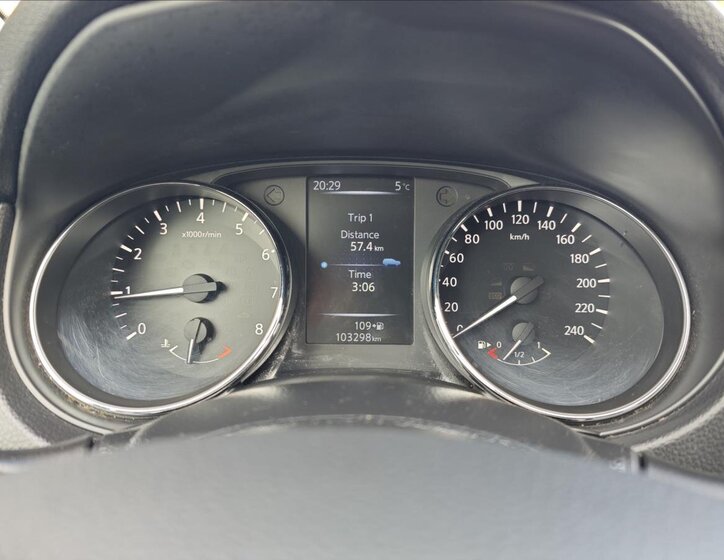 Nissan Qashqai SUV / Terénní 1,2 l 85 kw