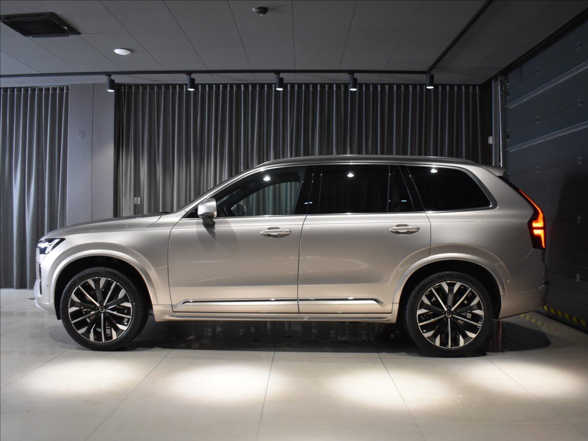 Volvo XC90 SUV / Terénní 2,0 l 184 kw
