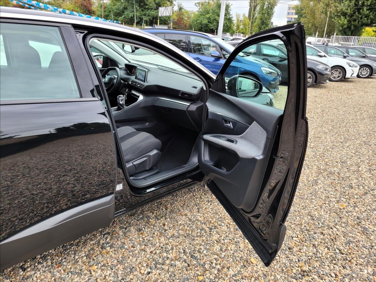 Peugeot 3008 SUV / Terénní 1,5 l 96 kw