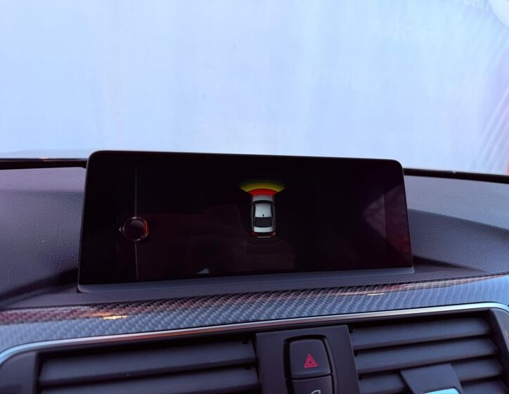 BMW M4 Kupé 3,0 l 317 kw