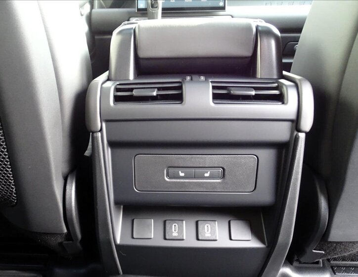 Land Rover Defender SUV / Terénní 3,0 l 257 kw