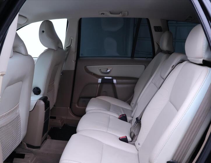 Volvo XC90 13