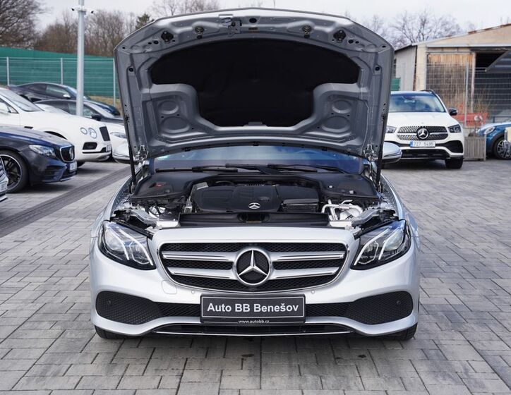 Mercedes-Benz Třídy E 9