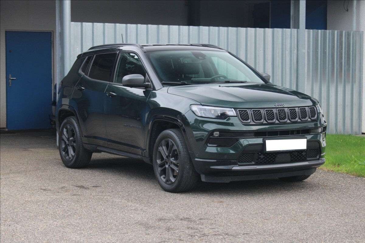 Jeep Compass SUV / Terénní 1,3 l 110 kw