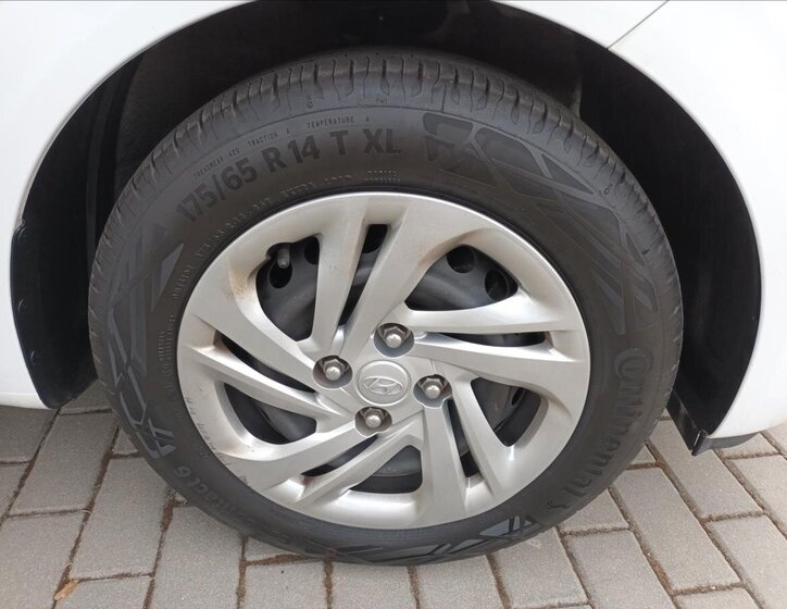 Hyundai i10 Hatchback 998,0 49 kw