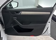 Škoda Superb Sedan / Limuzína 1,4 l 160 kw