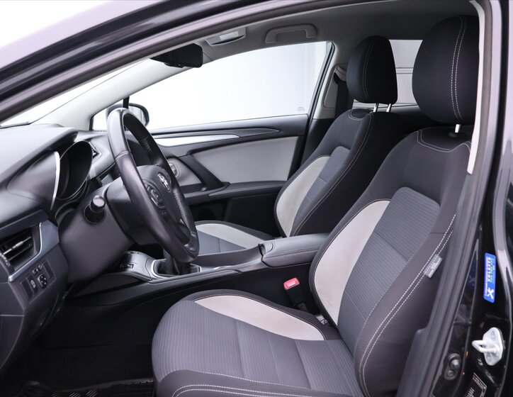 Toyota Avensis Kombi 2,0 l 105 kw