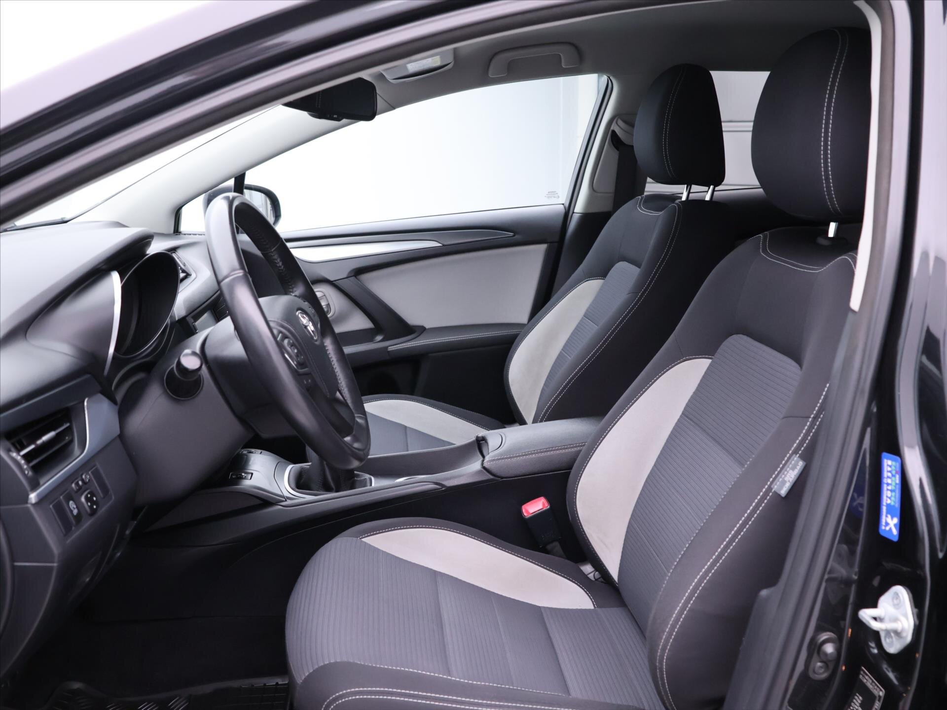 Toyota Avensis Kombi 2,0 l 105 kw