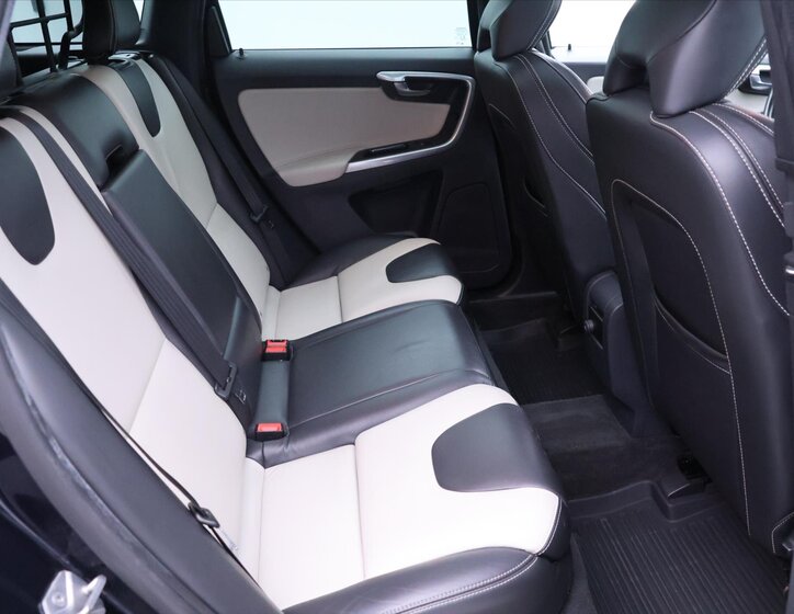 Volvo XC60 SUV 2,4 l 140 kw