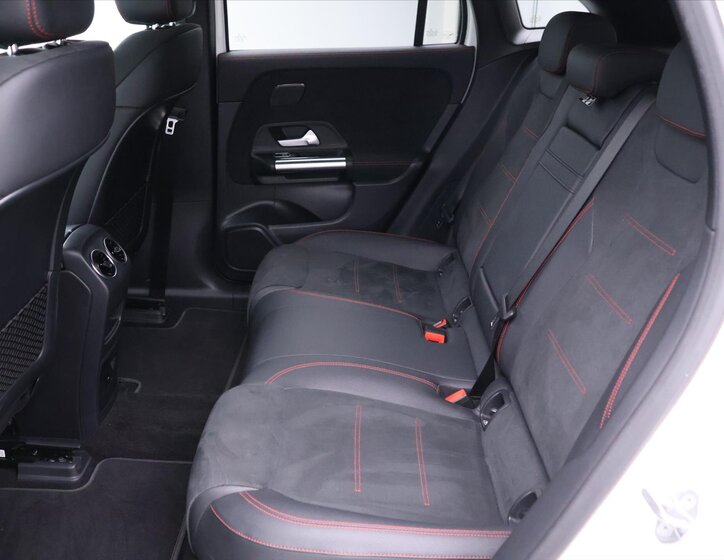 Mercedes-Benz EQA 17