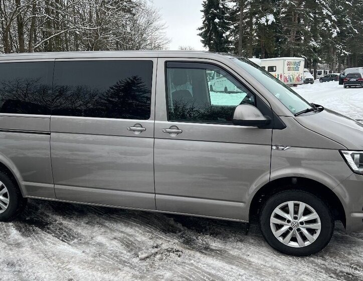 Volkswagen Caravelle VAN-Minibus 0,0 0