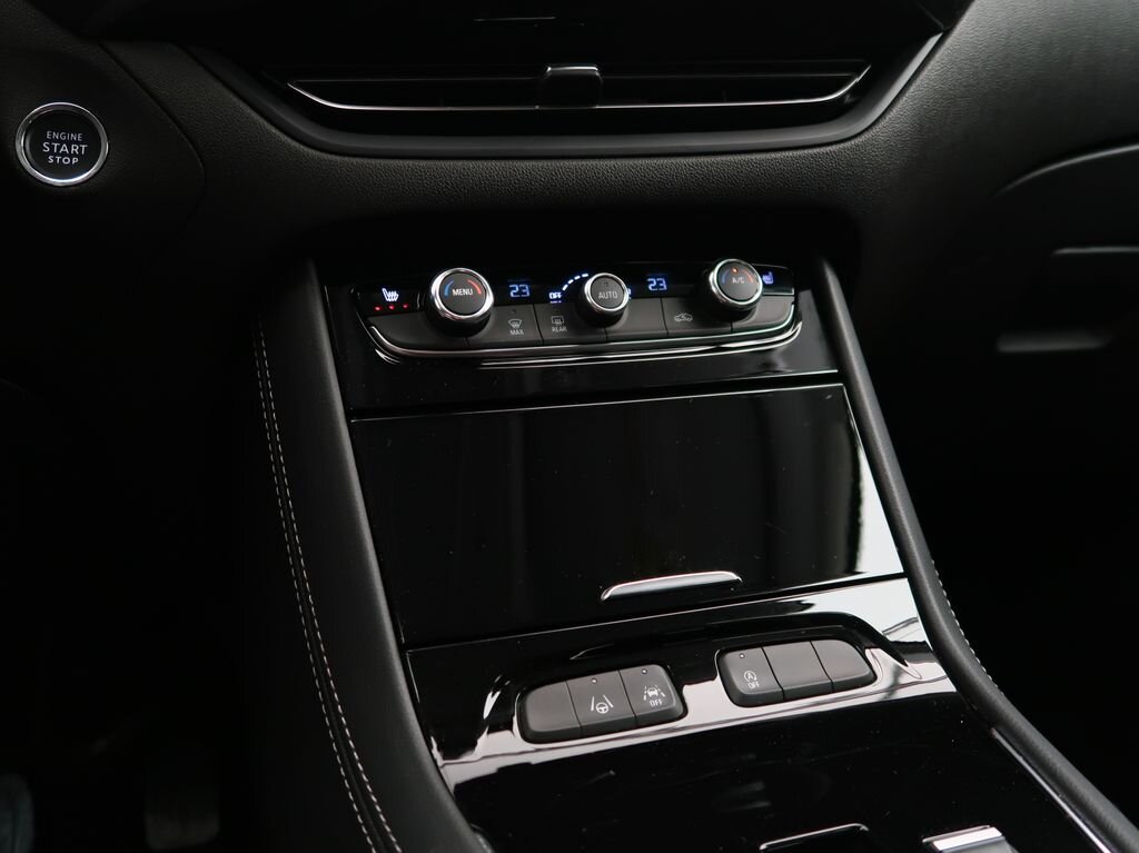 Opel Grandland SUV 1,2 l 96 kw