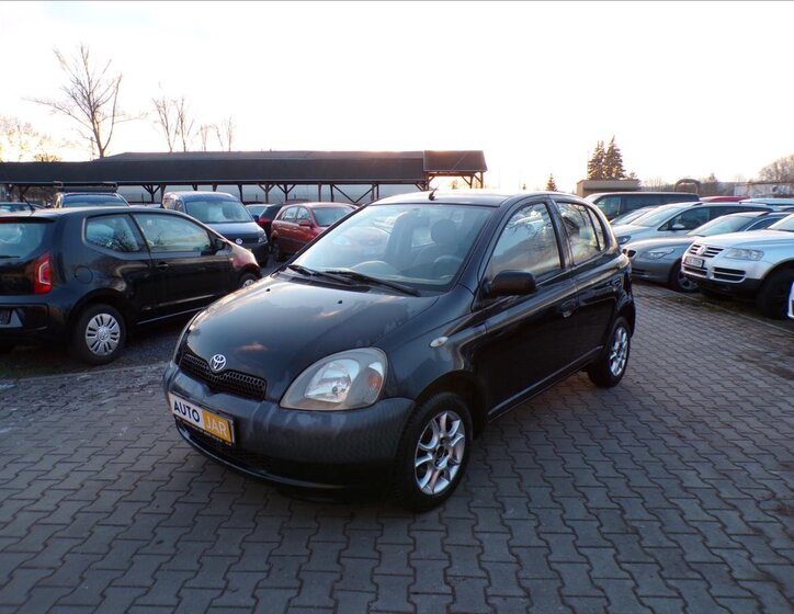 Toyota Yaris 2