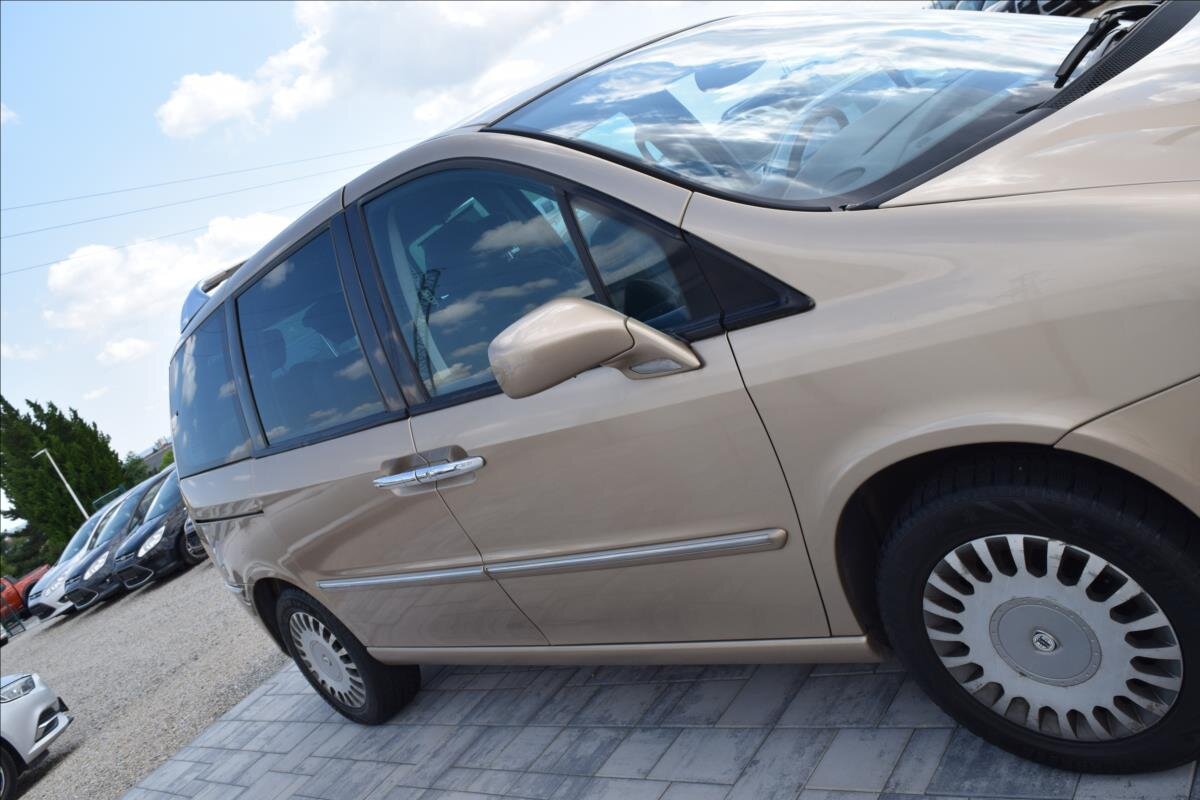 Lancia Phedra MPV 2,2 l 94 kw