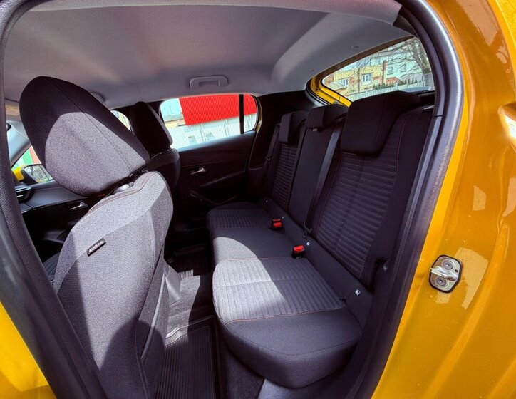 Peugeot 208 Hatchback 1,2 l 55 kw