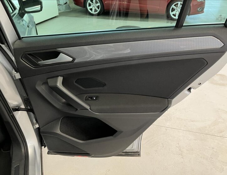 Volkswagen Tiguan 30