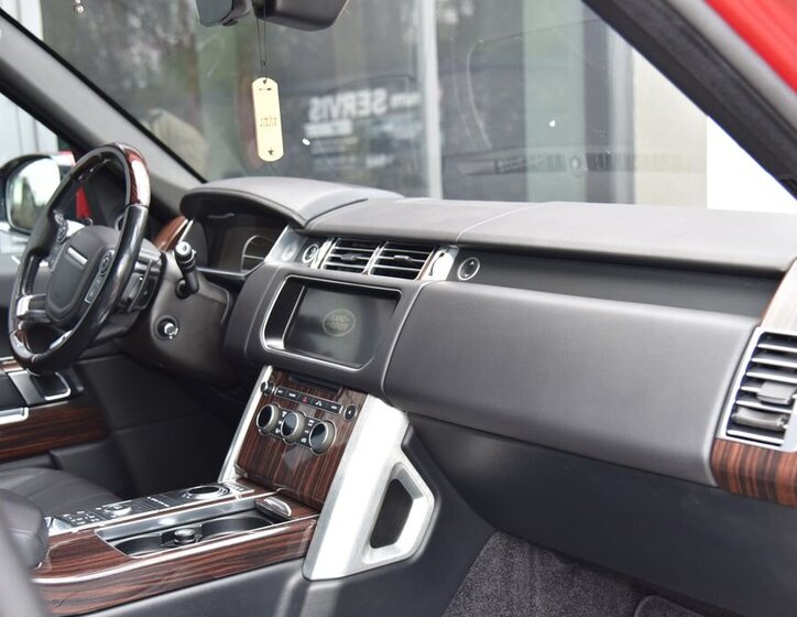 Land Rover Range Rover SUV / Terénní 4,4 l 250 kw