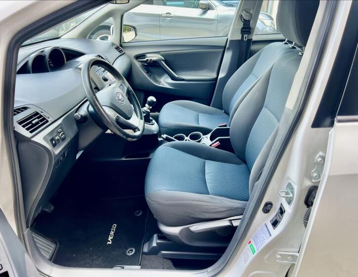 Toyota Verso 10