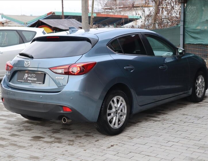 Mazda 3 6