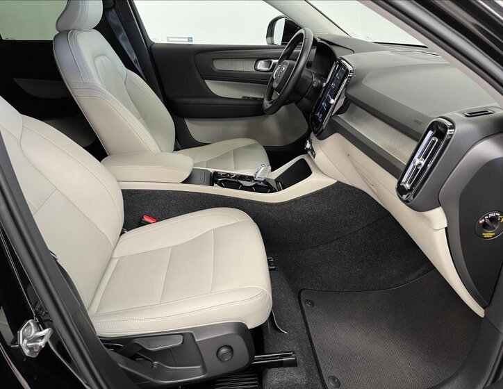 Volvo XC40 SUV 2,0 l 110 kw