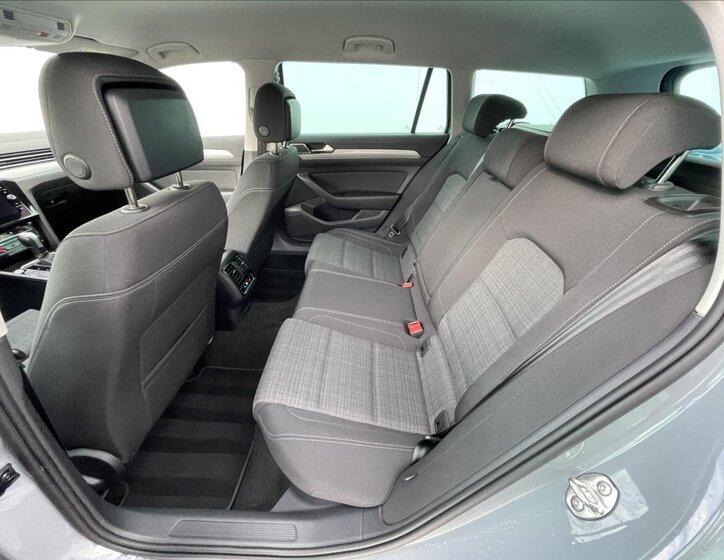 Volkswagen Passat Kombi 1,5 l 110 kw