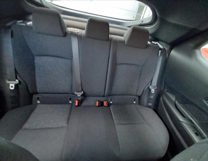 Toyota C-HR SUV 1,8 l 103 kw