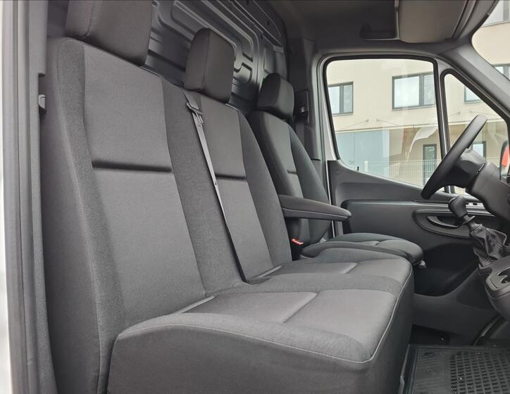 Mercedes-Benz Sprinter 14