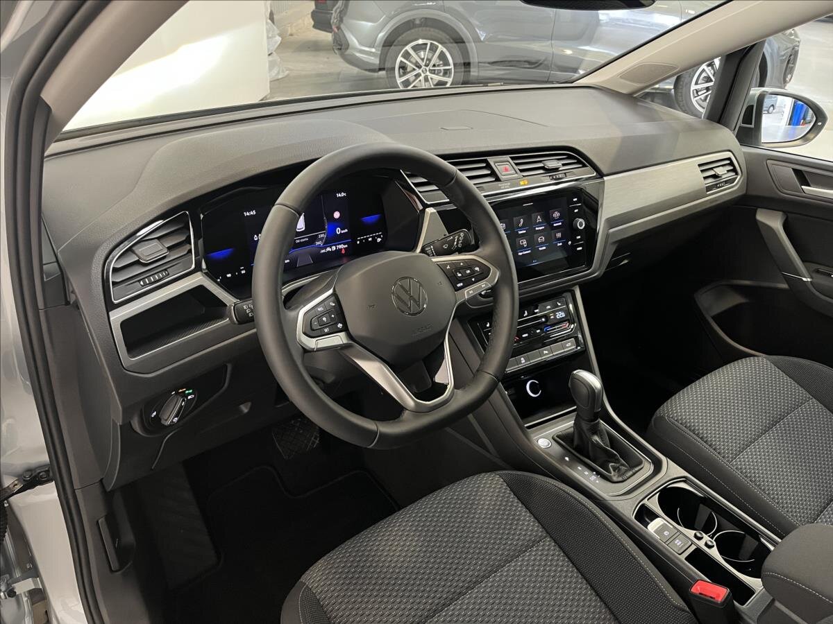Volkswagen Touran MPV 1,5 l 110 kw