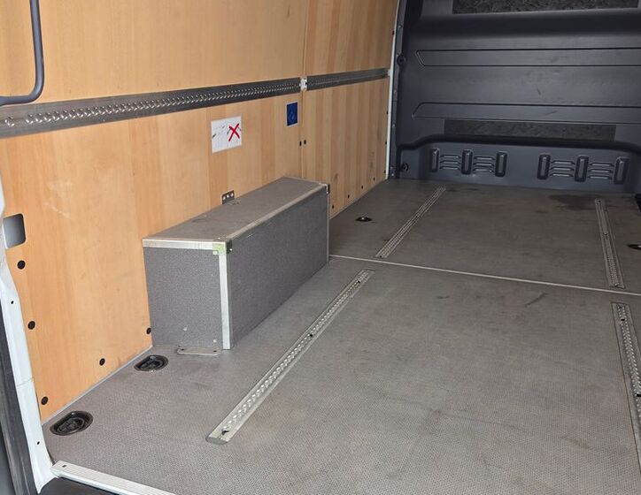 Mercedes-Benz Sprinter 18