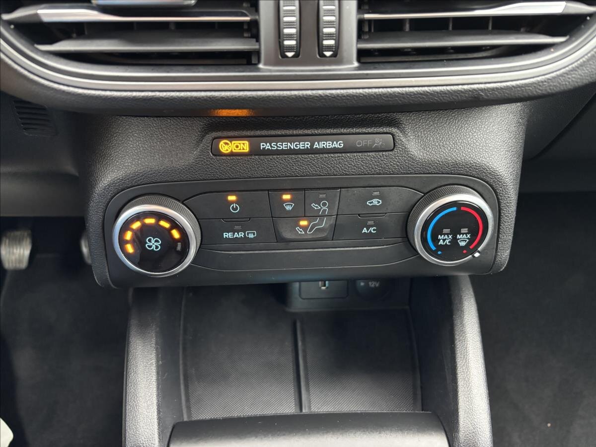 Ford Focus Kombi 999,0 92 kw