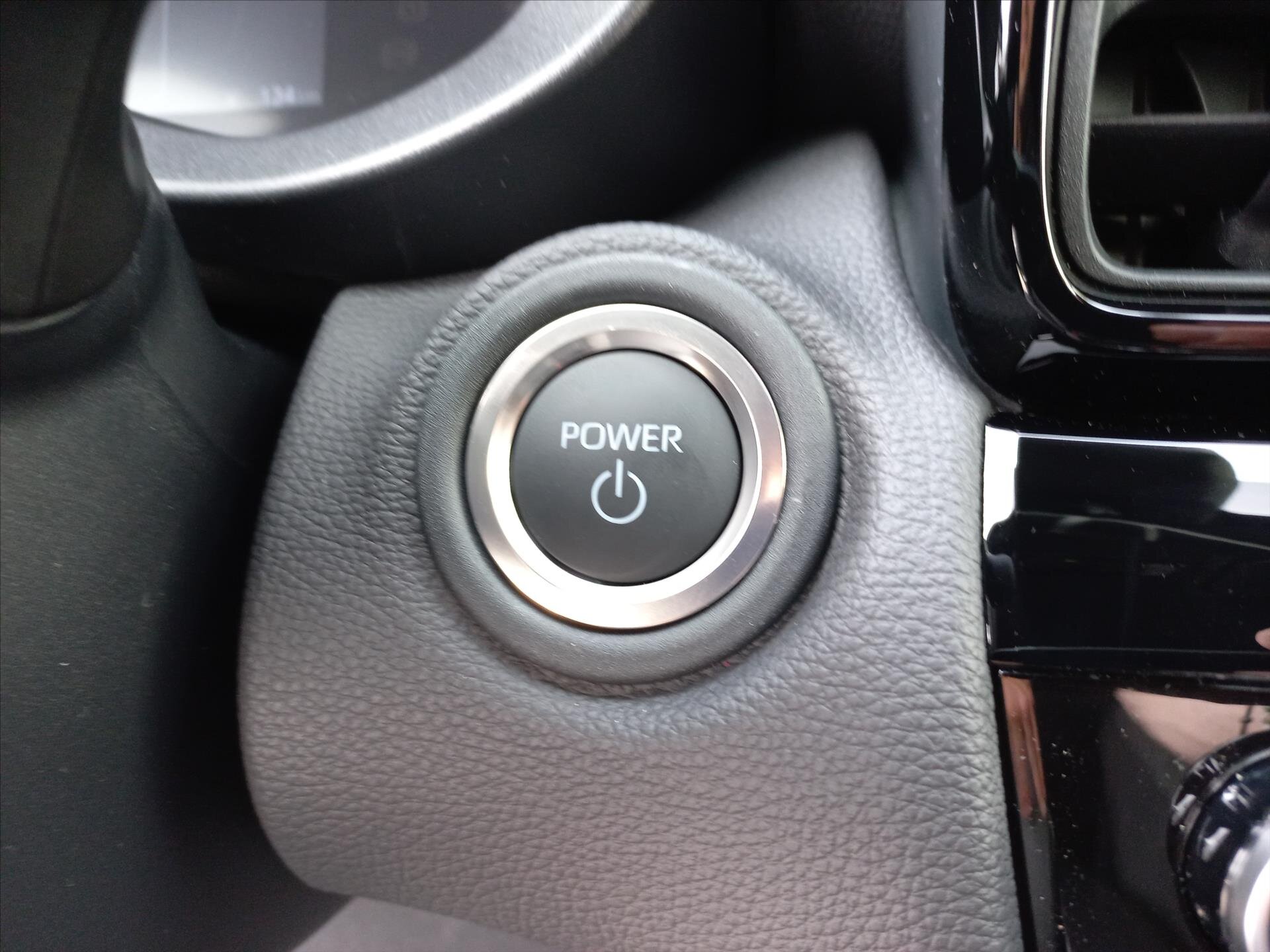 Toyota Yaris Cross CUV 1,5 l 68 kw