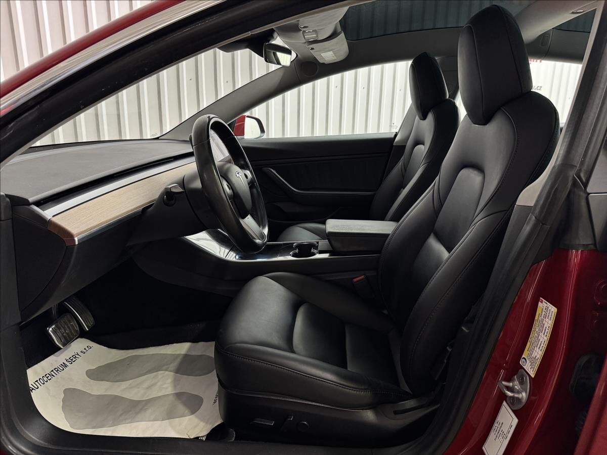Tesla Model 3 Liftback 0,0 324 kw