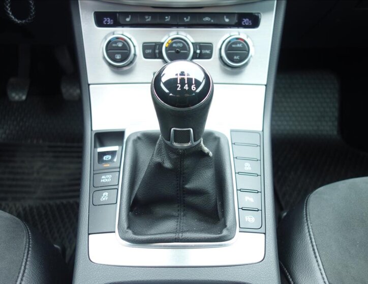 Volkswagen Passat 24