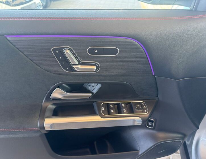 Mercedes-Benz GLB 10