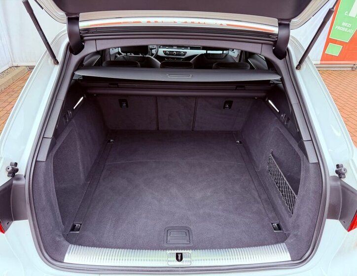 Audi A4 Kombi 2,0 l 110 kw