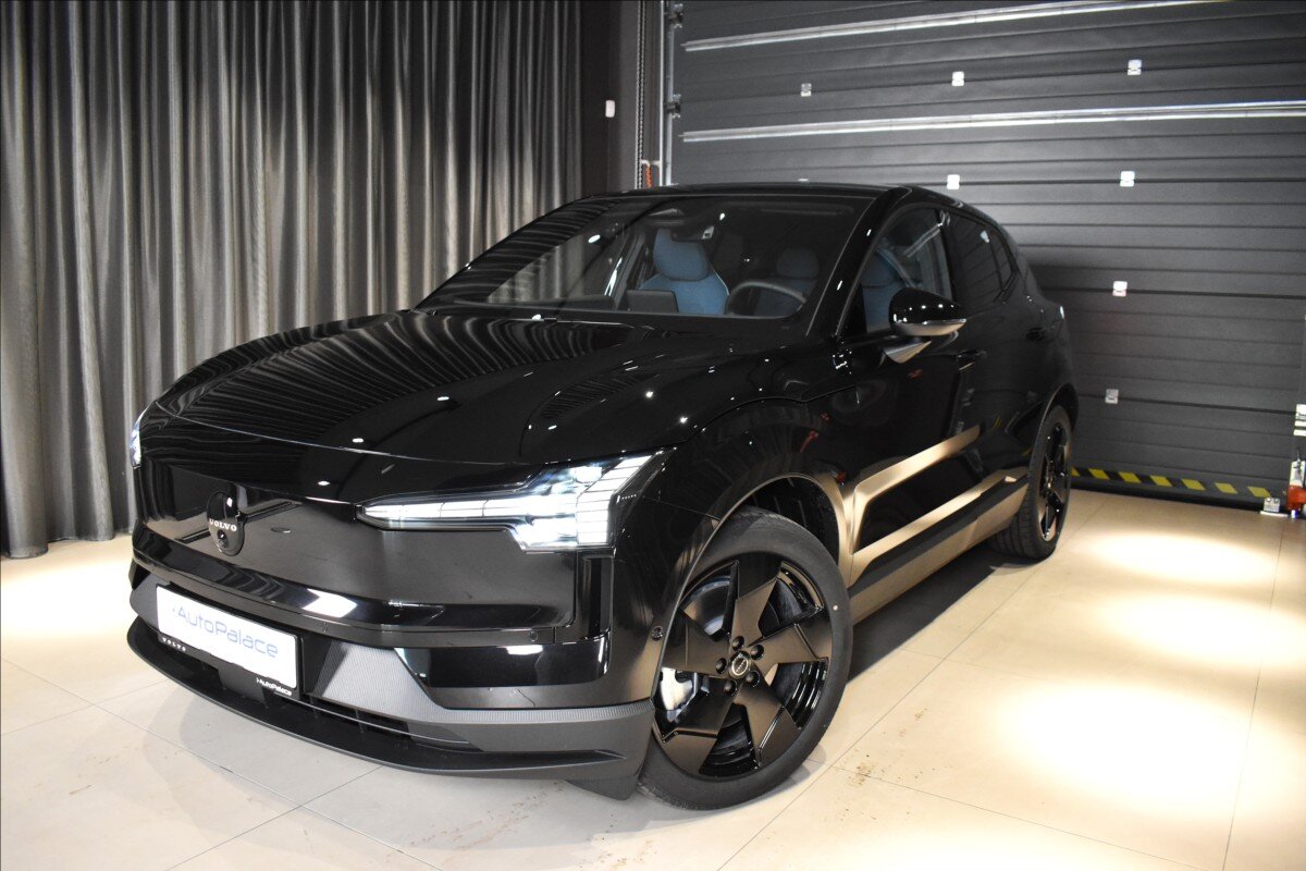 Volvo EX30 SUV / Terénní 0,0 315 kw