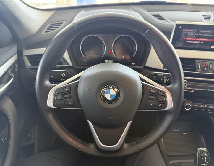 BMW X1 Kombi 1,5 l 103 kw